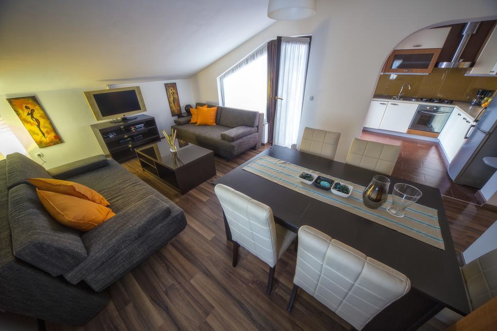 Apartments Michelle Umag Rum bild