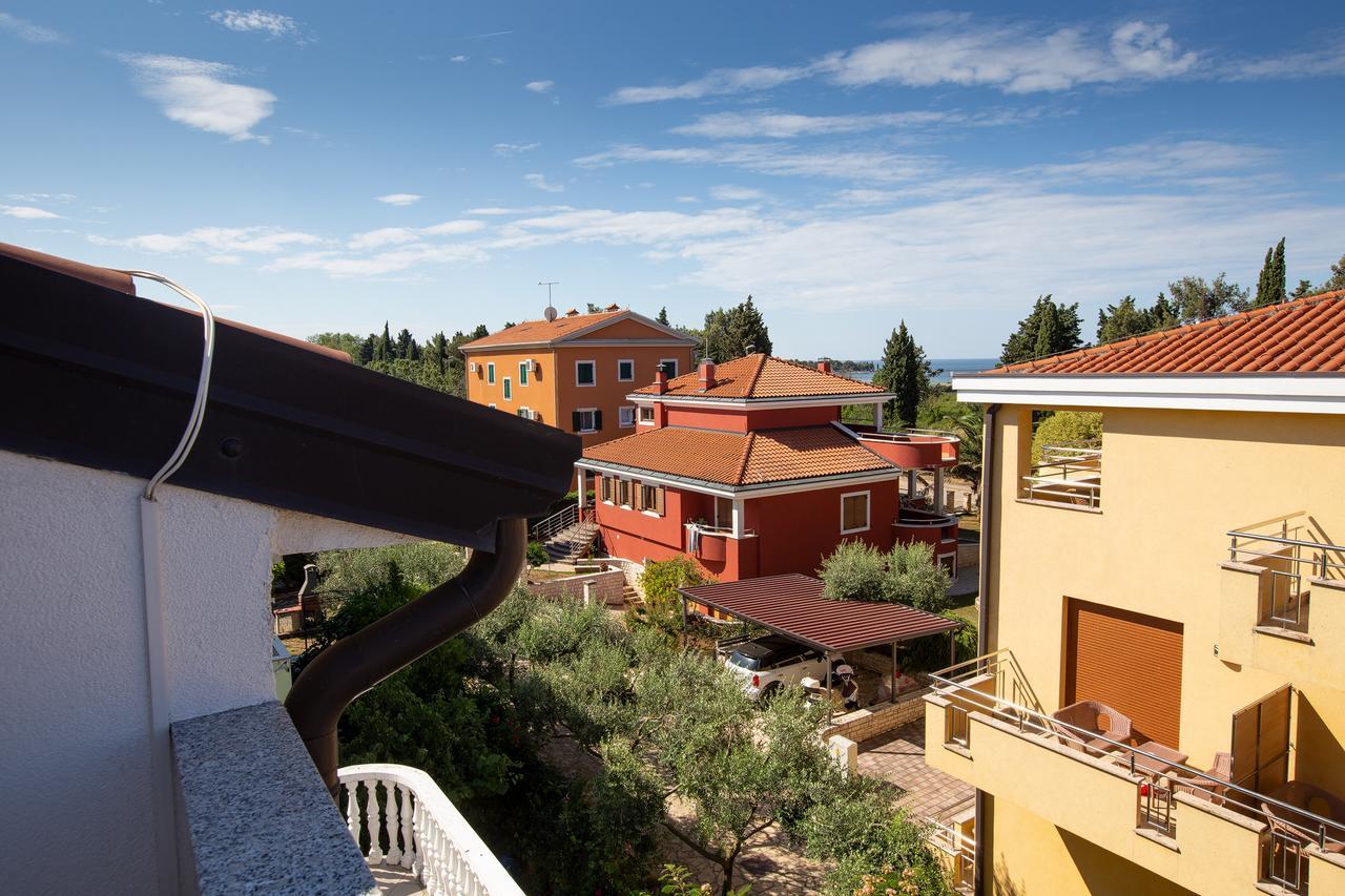 Apartments Michelle Umag Exteriör bild